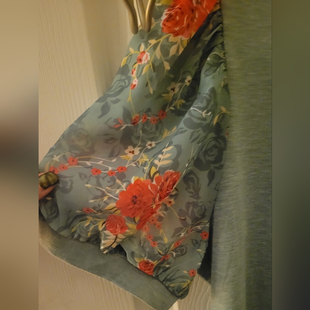 Floral Accent Short Sleeve Top - Picture 3 of 3